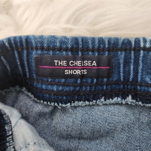 VIGOSS The Chelsea shorts. Size 6. New. - Picture 3 of 6